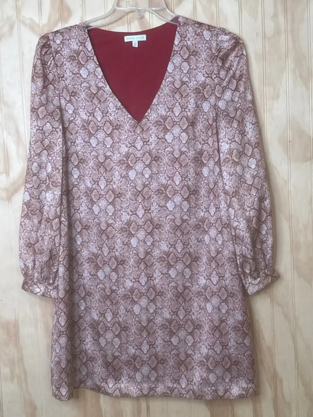 Anna Cate Emma Monkee's Snake Print V-Neck Long Sleeves Shift Dress Size: Small